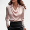 Dam Satinblus med Draperad Halsringning