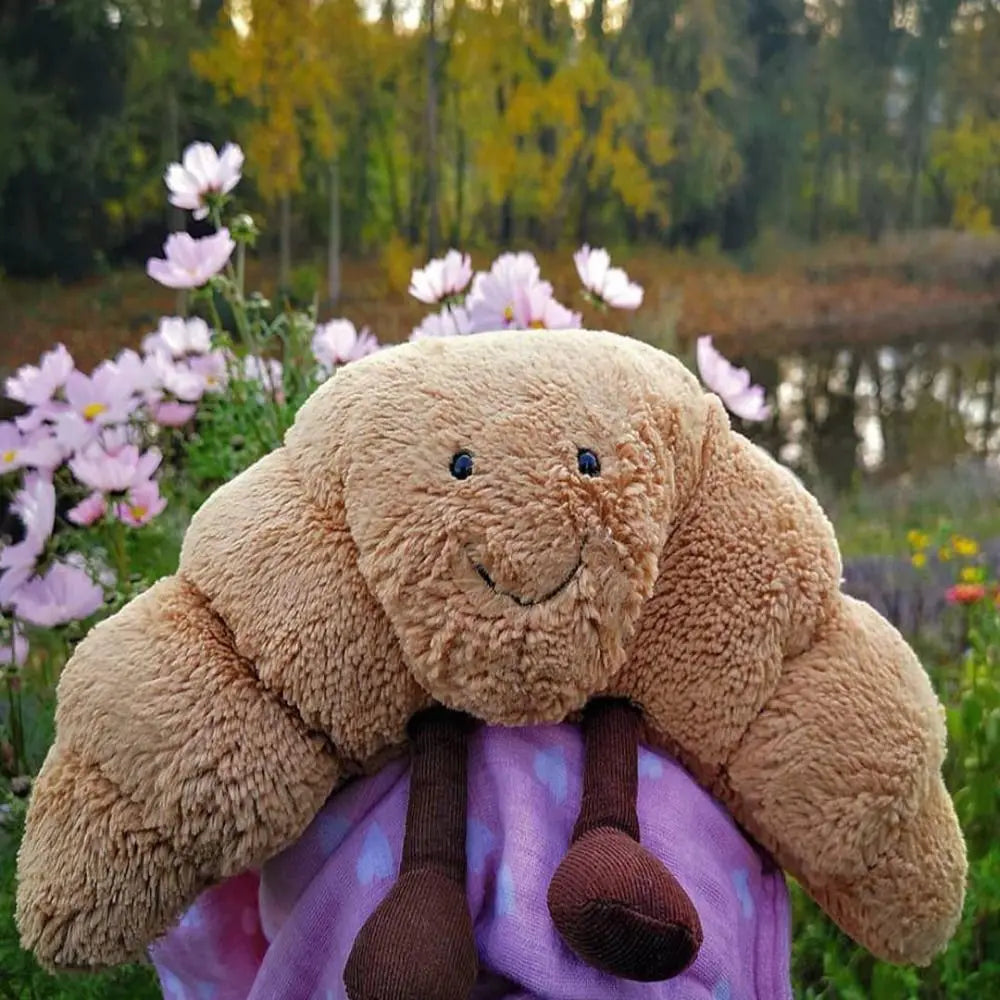 Croissant-Plushkudde | Mjuk 33 cm Ljusbrun Kudde med Leende Ansikte