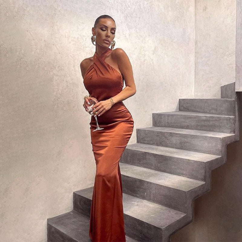 Clara | Eleganta Korsrygg Maxiklänning