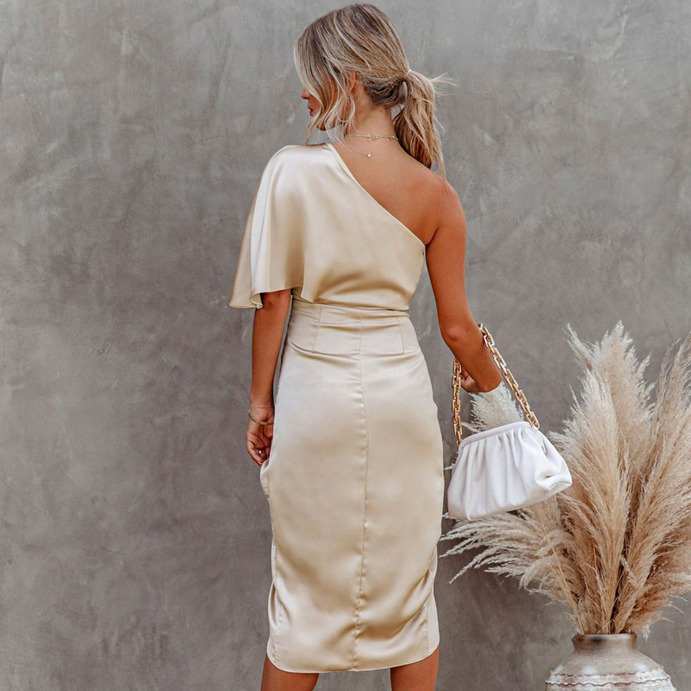 Ioanna | Asymmetrisk Aftonklänning med Eleganta Slits