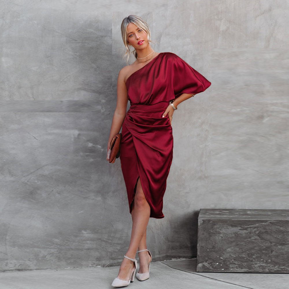 Ioanna | Asymmetrisk Aftonklänning med Eleganta Slits