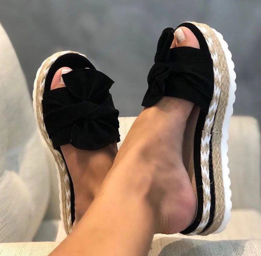 Loreth | Ortopediska Sandaler Med Rosett