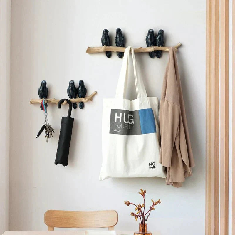 Snygg Trä Väggklädhängare Med Unik Fågeldesign