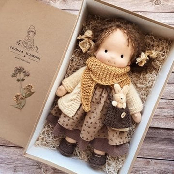 Handgjord Babydocka i Waldorf-Stil