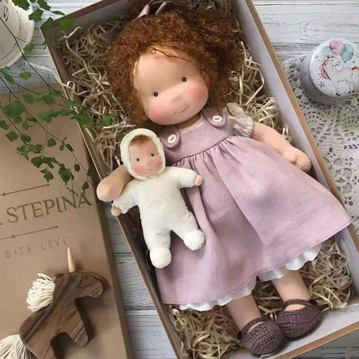 Handgjord Babydocka i Waldorf-Stil