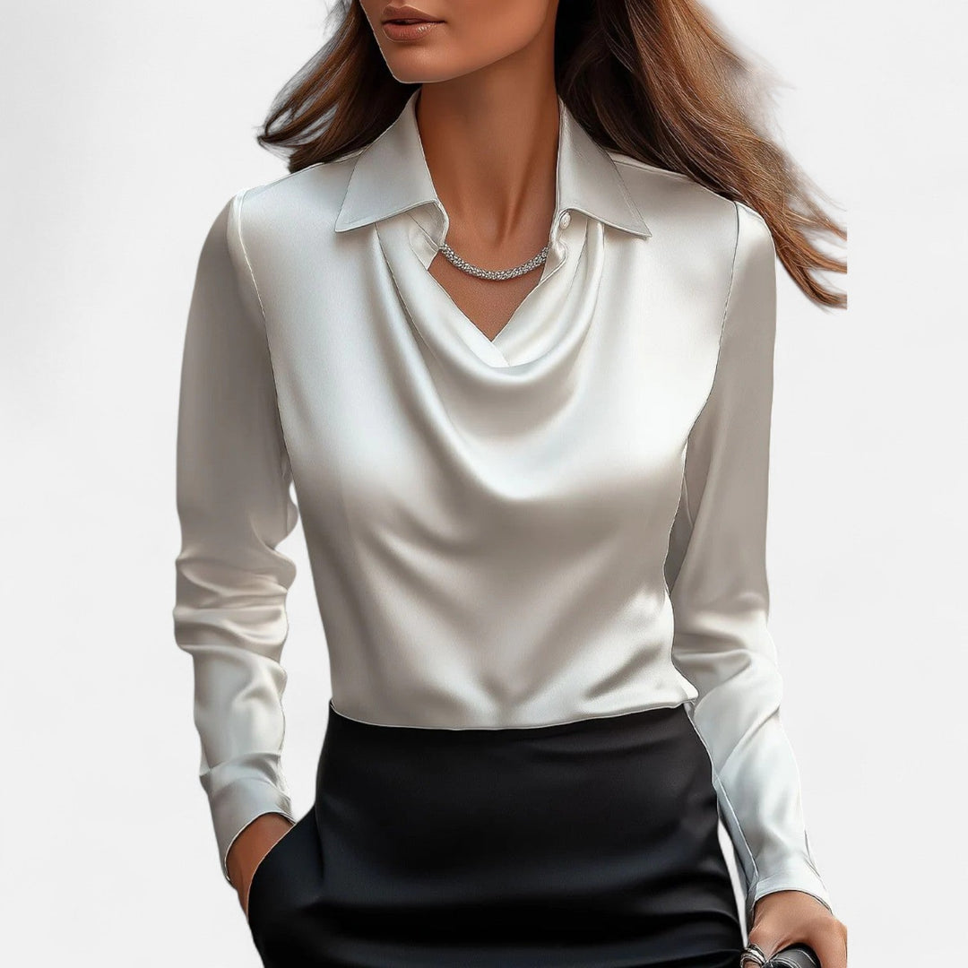 Dam Satinblus med Draperad Halsringning